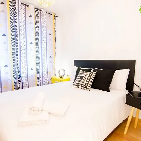 Gs Superb With Public Garage * سانتياغو دي كومبوستيلا