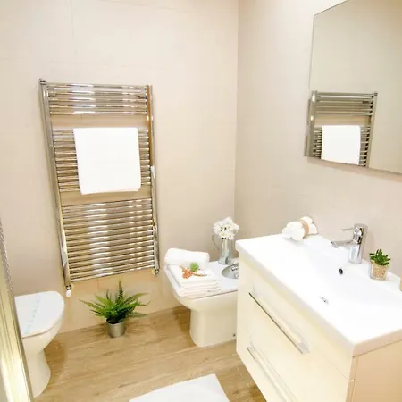 Gs Superb With Public Garage سانتياغو دي كومبوستيلا